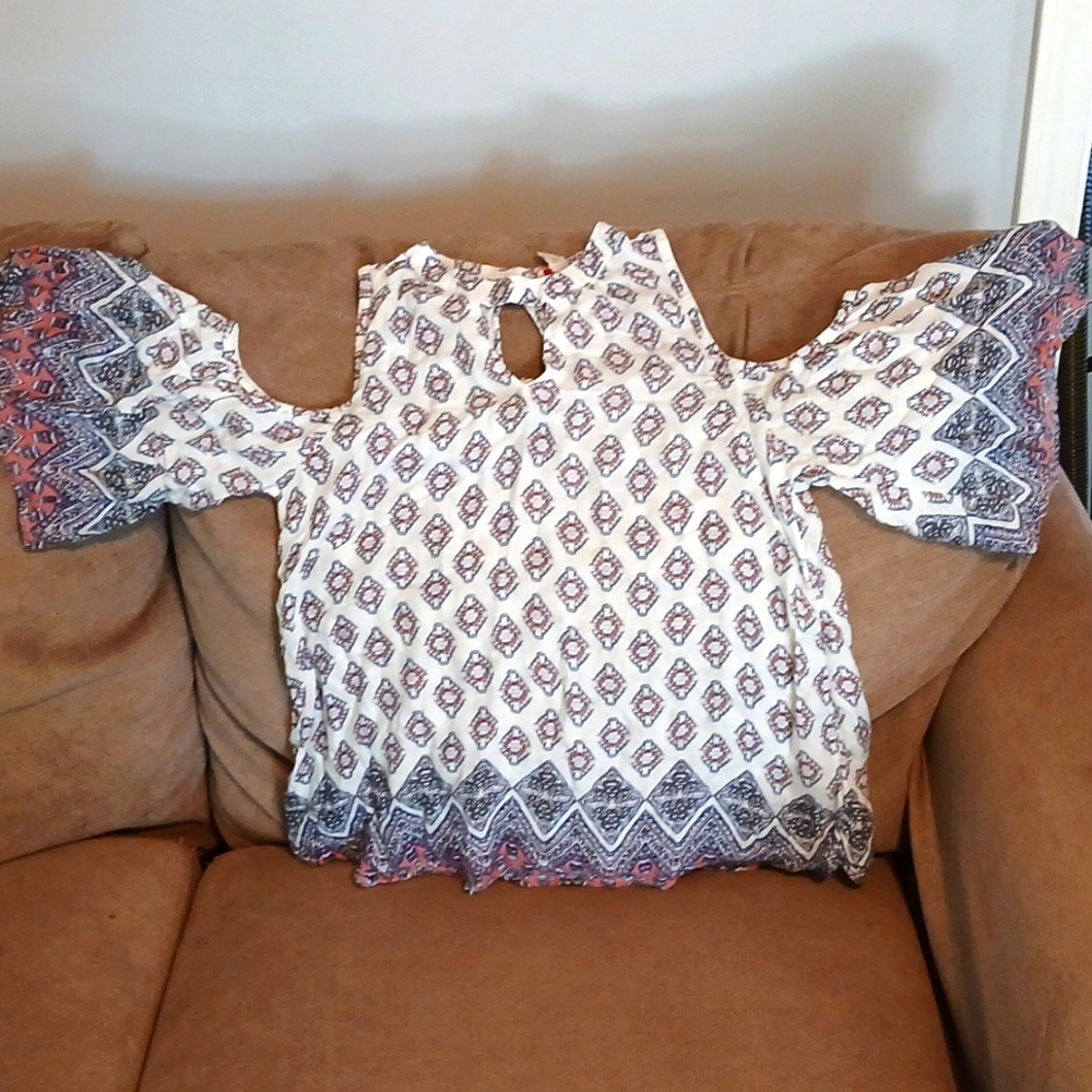 Women's M cut out print top